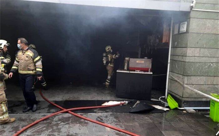 آتش سوزی ورودی ایستگاه قیطریه اختلالی در سرویس دهی مترو نداشت