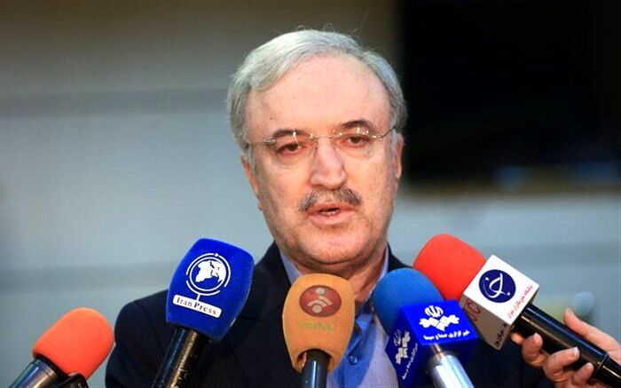 تاکید وزیر بهداشت بر رعایت پروتکل‌ها و فاصله‌گذاری برای کنترل بیماری کرونا