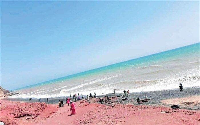 جزیره رنگ‌ها؛مقصد پرترافیک گردشگران