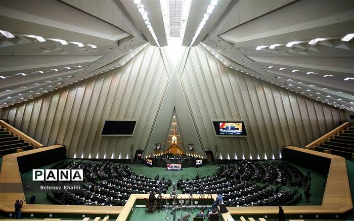4 وزیر به سوالات نمایندگان پاسخ می‌دهند