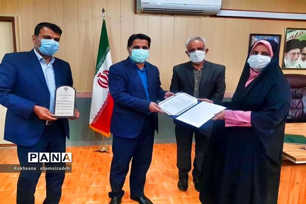 تقدیر از همکاران برتر در جشنواره کشوری تولید محتوا شهرستان امیدیه