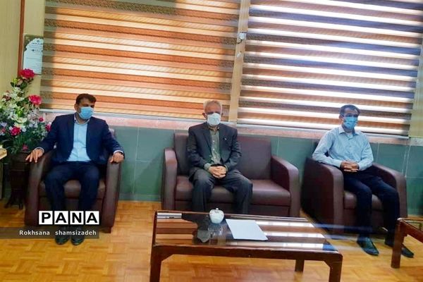 تقدیر از همکاران برتر در جشنواره کشوری تولید محتوا شهرستان امیدیه