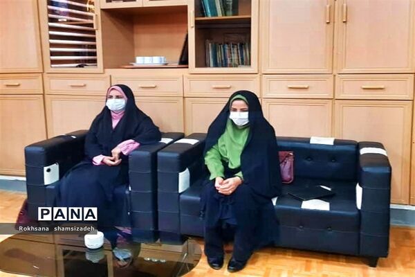 تقدیر از همکاران برتر در جشنواره کشوری تولید محتوا شهرستان امیدیه