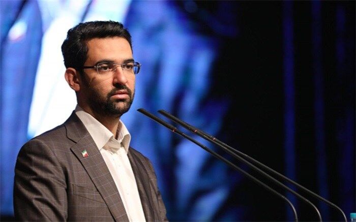 آذری جهرمی: تحریم بودن افتخار نیست