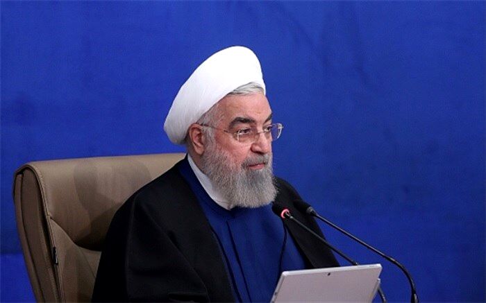 قابل درک نیست که کسی ایرانی و مسلمان باشد اما از برداشتن تحریم‌ها علیه ملت خوشحال نشود