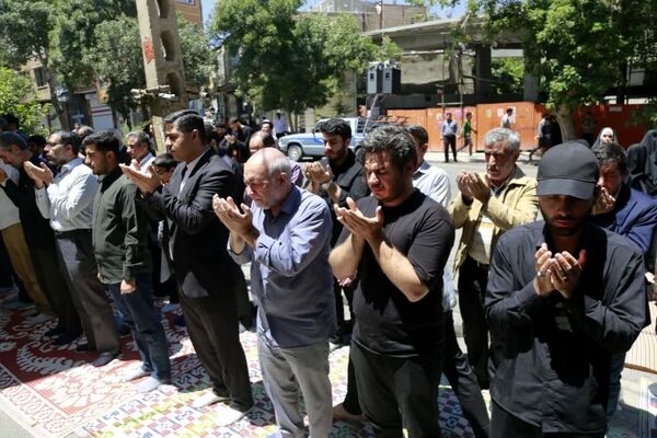 خروش دانش‌آموزان کفن پوش در آذربایجان شرقی