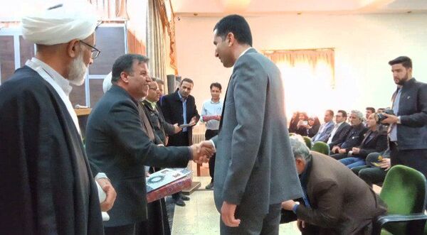 تکریم و معارفه سرپرست معاونت فرمانداری و بخشداران بخش مرکزی و بخش شیدا شهرستان بن