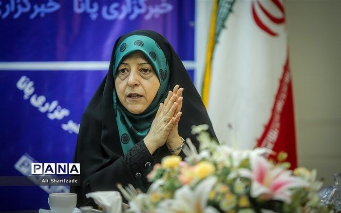 ابتکار:  دو سال است که امکان صحبت از طریق رسانه ملی را ندارم