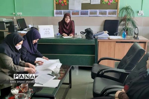 ستاد ثبت نام دانش‌آموزان مدرسه حدیث‌کساءخاورشهر