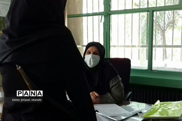 ستاد ثبت نام دانش‌آموزان مدرسه حدیث‌کساءخاورشهر