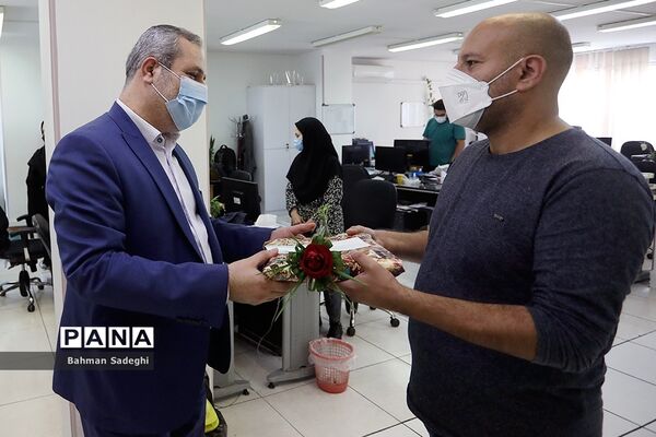 دلجویی قاِئم مقام سازمان دانش آموزی از خبرنگار آسیب دیده پانا در حادثه واژگونی اتوبوس ارومیه