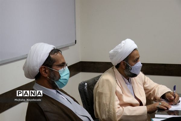 نشست هم اندیشی  با هدف تولید محتوا برای کودکان پیش دبستانی و دبستانی در مشهد