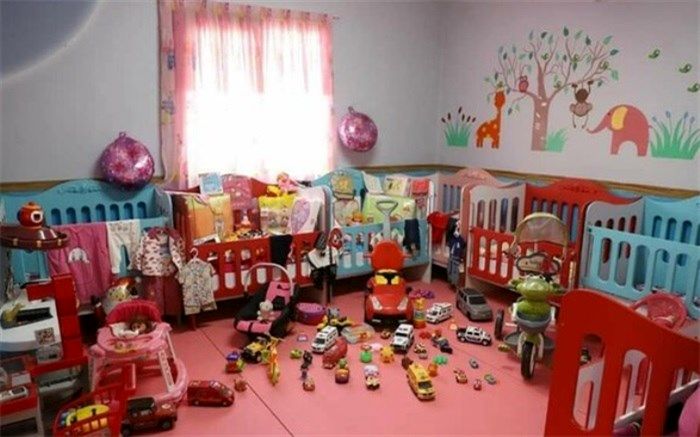 رئیس سازمان زندان‌ها:  جرم مادر نباید کودک را از حقوقش محروم کند