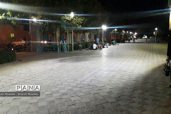 حضور پرشور مردم  کاشمر در پنجشنبه شب در امامزاده سید حمزه