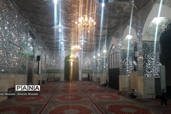 حضور پرشور مردم  کاشمر در پنجشنبه شب در امامزاده سید حمزه