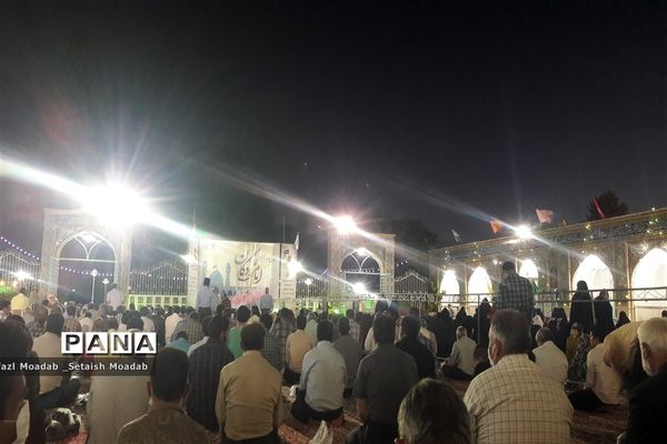 حضور پرشور مردم  کاشمر در پنجشنبه شب در امامزاده سید حمزه