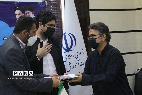تجلیل از مقام آوران جشنواره کشوری معلمان هنرمند استان بوشهر