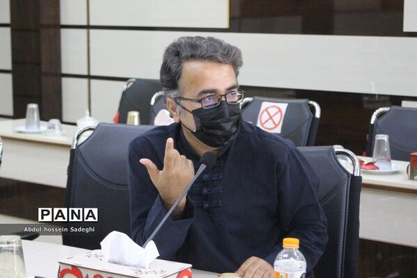 تجلیل از مقام آوران جشنواره کشوری معلمان هنرمند استان بوشهر