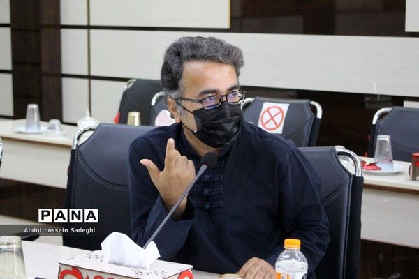 تجلیل از مقام آوران جشنواره کشوری معلمان هنرمند استان بوشهر