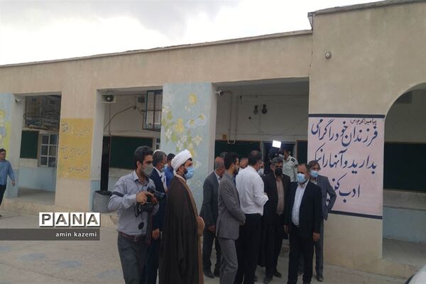 سفر یک روزه معاون وزیر و رئیس سازمان نوسازی و تجهیز مدارس کشور به داراب