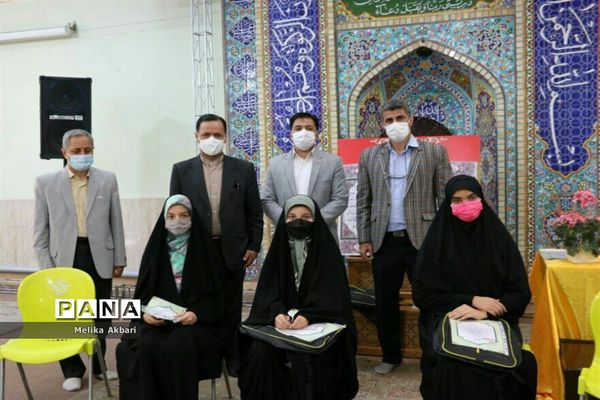 مراسم تقدیر از دانش آموزان قرآنی  ناحیه ۶ مشهد مقدس