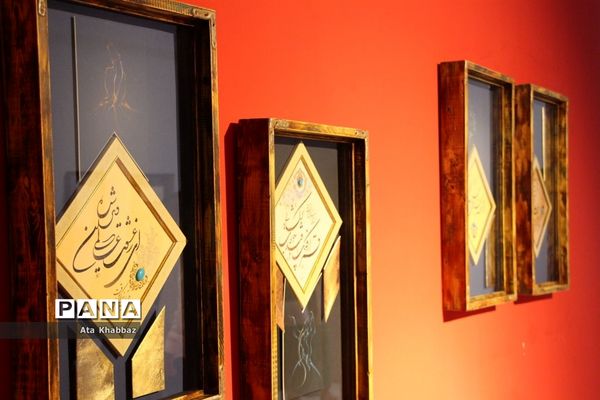 برگزاری نمایشگاه خطاطی تبریز در روز قلم