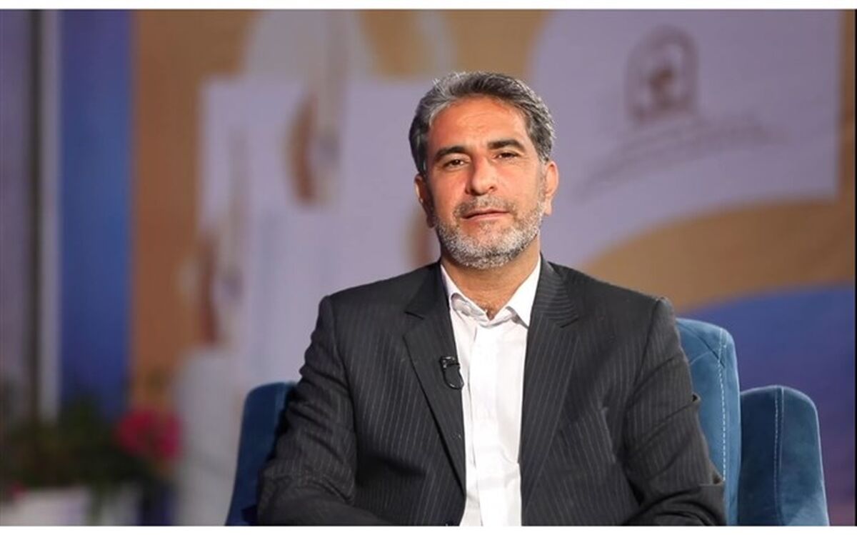 به کمک معلمان مولف می‌توانیم الگوهای زیبای تعلیم و تربیت را به جامعه معرفی کنیم