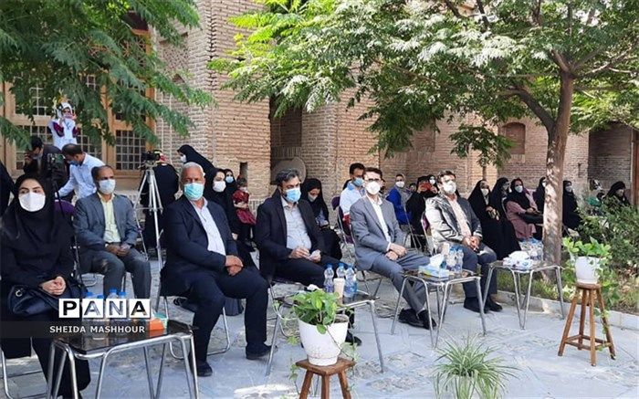 آیین اختتامیه جشنواره تابستان شاد و افتتاحیه جشنواره پنجره‌های امید به همراه تقدیر از خبرنگاران فعال پانا در رباط‌کریم