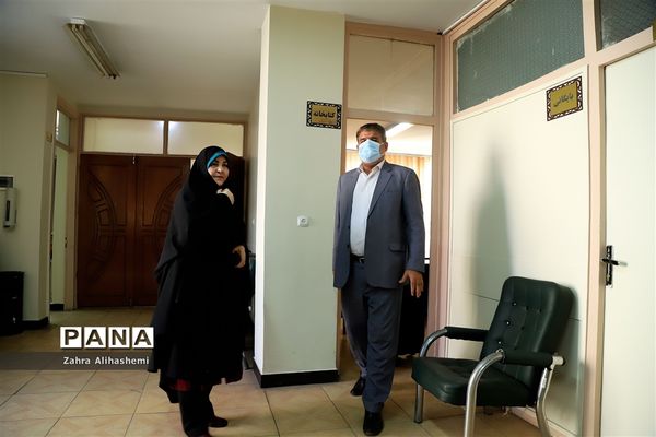 بازدید مدیرکل آموزش و پرورش شهر تهران از مرکز مشاوره توحید