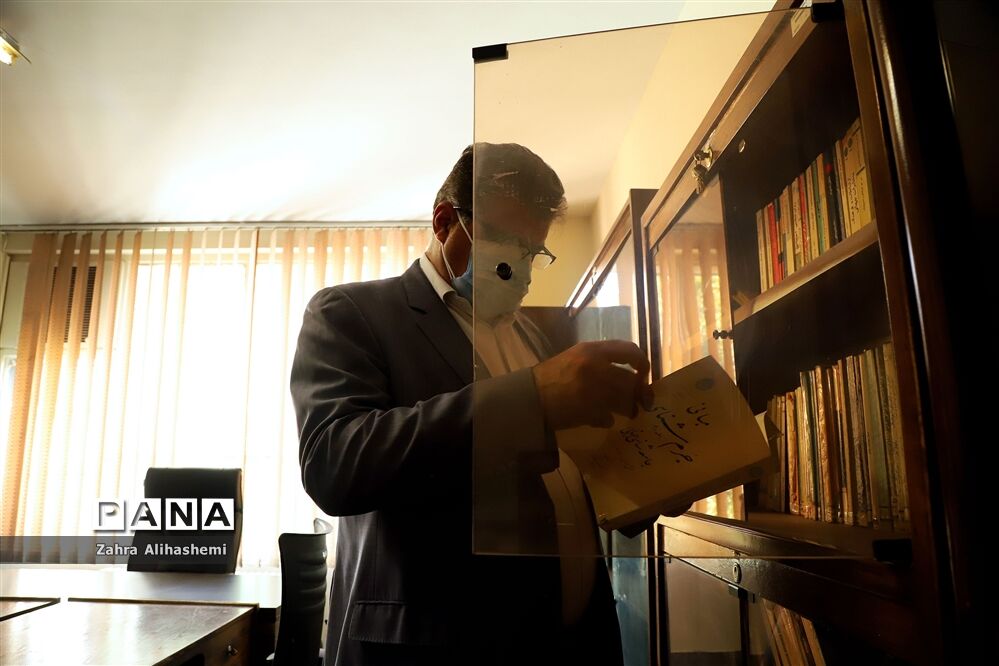 بازدید مدیرکل آموزش و پرورش شهر تهران از مرکز مشاوره توحید
