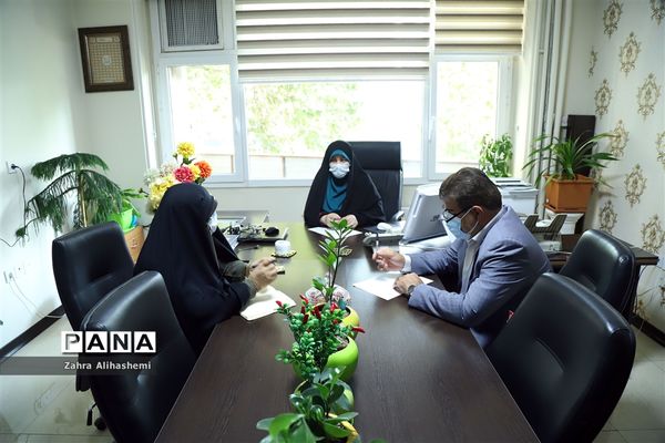 بازدید مدیرکل آموزش و پرورش شهر تهران از مرکز مشاوره توحید