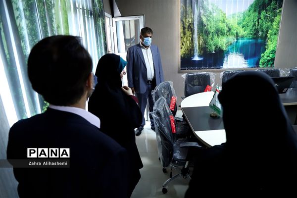 بازدید مدیرکل آموزش و پرورش شهر تهران از مرکز مشاوره توحید