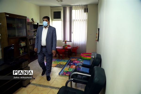 بازدید مدیرکل آموزش و پرورش شهر تهران از مرکز مشاوره توحید
