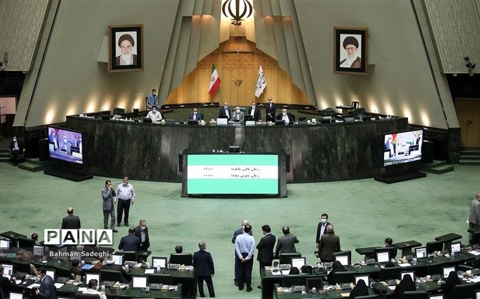 تحلیف نمایندگان جدید مجلس در اوایل مرداد