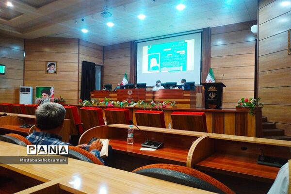 تقدیر از بانک‌های عامل و کارآفرین برتر کمیته امداد حضرت خمینی شهرستان کاشمر
