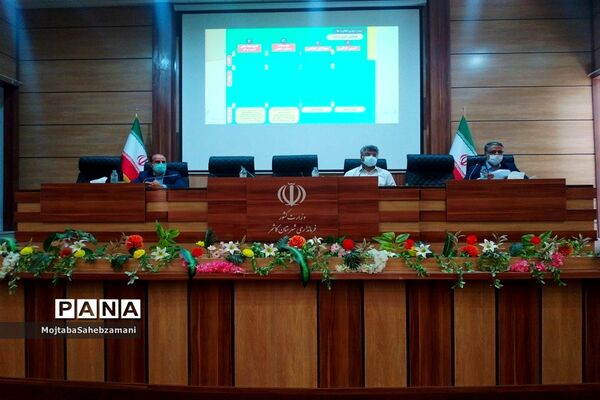 تقدیر از بانک‌های عامل و کارآفرین برتر کمیته امداد حضرت خمینی شهرستان کاشمر