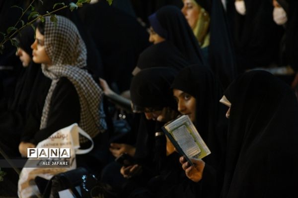 مراسم معنوی مناجات‌خوانی در گلزار شهدا بهشت زهرا‌(س)