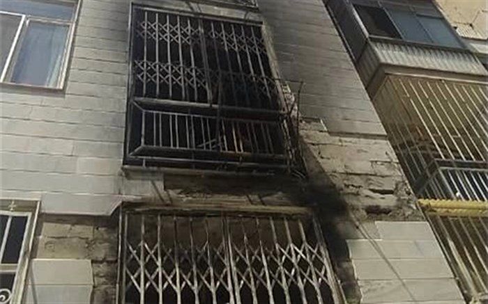 ١٠ نفر از حریق ساختمان مسکونی نجات یافتند
