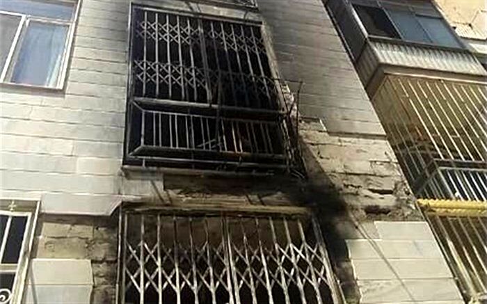 ١٠ نفر از حریق ساختمان مسکونی نجات یافتند
