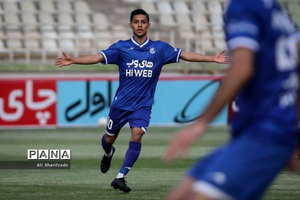 دیدار تیم های استقلال - سایپا