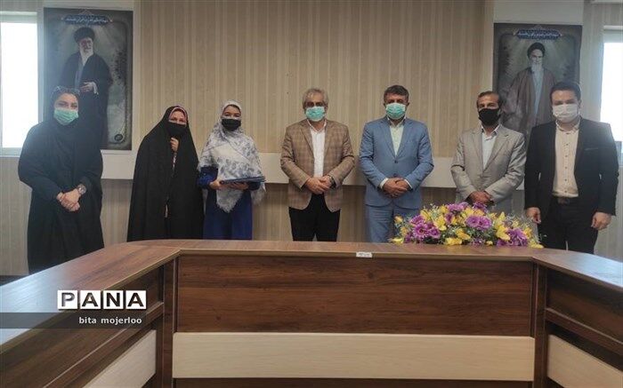 تقدیر از دانش‌آموز برگزیده مسابقه نقاشی شهر صلح‌آمیز ۲۰۲۰ ژاپن