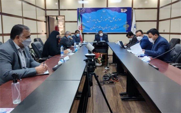 آموزش و پرورش پایه و اساس کار در قرارگاه فرهنگی استان است