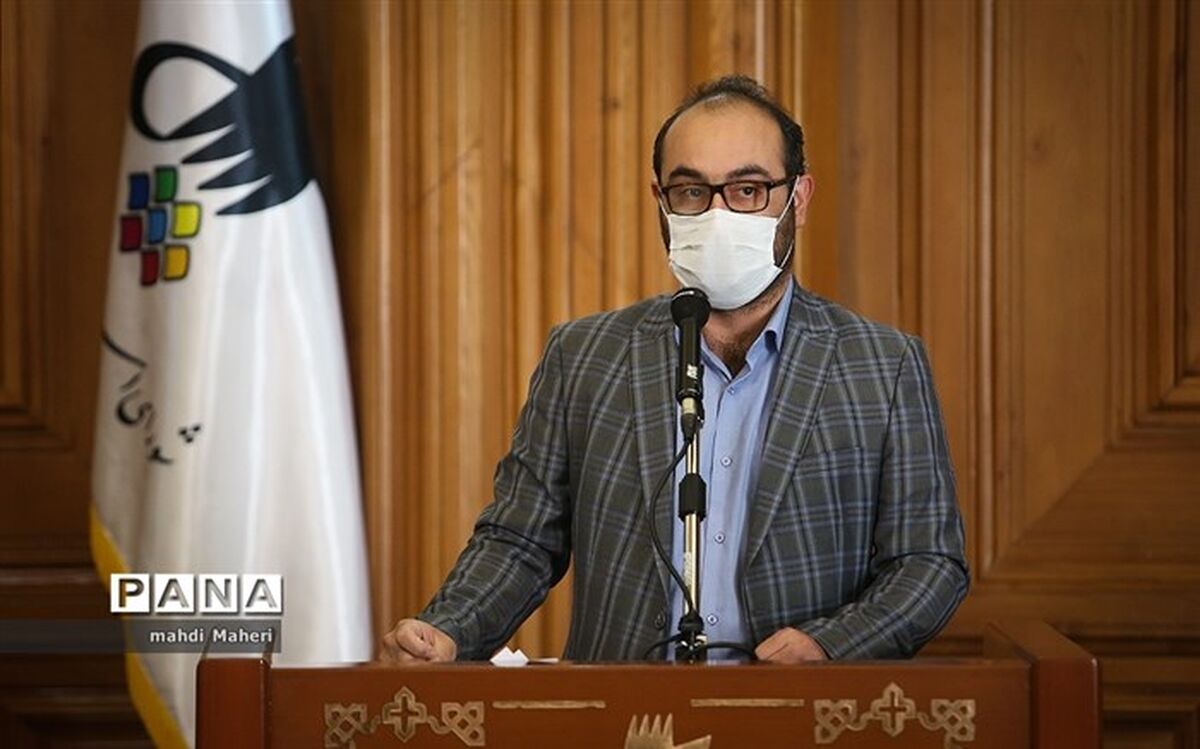 خود را در مقام نقد قدرت و مطالبه‌گری آنچه مردم می‌خواهند قرار می‌دهیم