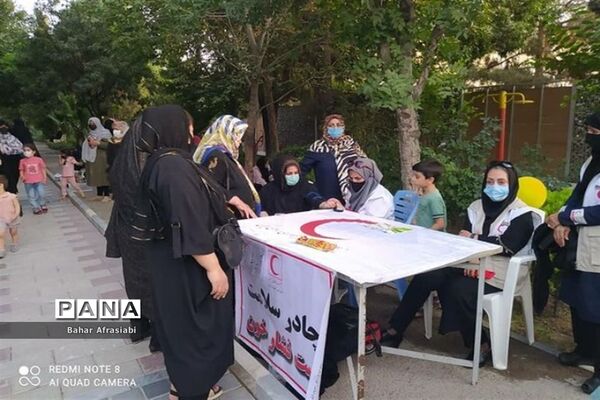 برگزاری ایستگاه سلامت و کنترل قند و فشار خون در شهرستان رباط کریم