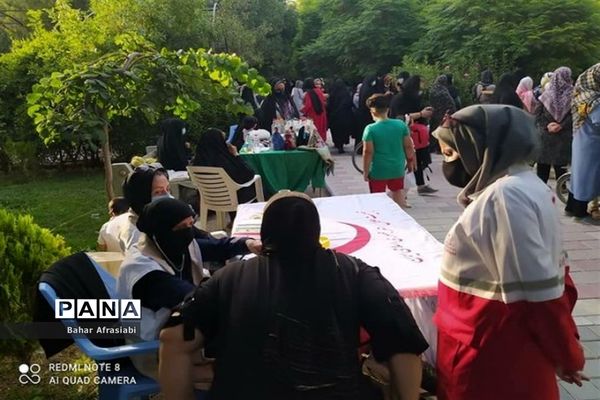 برگزاری ایستگاه سلامت و کنترل قند و فشار خون در شهرستان رباط کریم