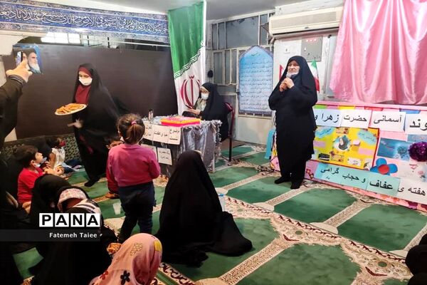 برگزاری نشست  بانوان زهرایی در اهواز