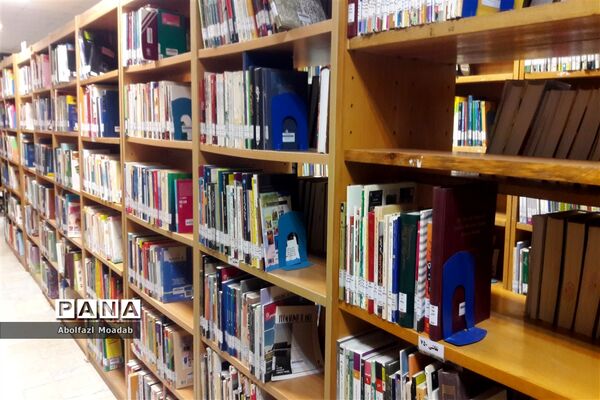 تقدیر از همکاری کتابدار کتابخانه امام خمینی (ره) با سازمان دانش‌آموزی خلیل آباد