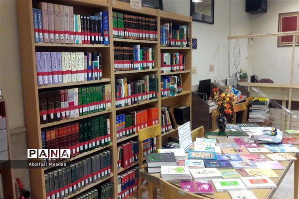 تقدیر از همکاری کتابدار کتابخانه امام خمینی (ره) با سازمان دانش‌آموزی خلیل آباد