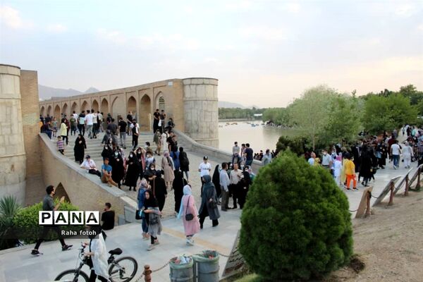 چشم اصفهان به زاینده رود روشن شد
