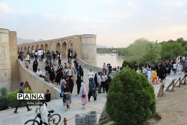 چشم اصفهان به زاینده رود روشن شد